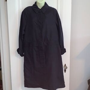 Travelsmith black polyester convertible coat